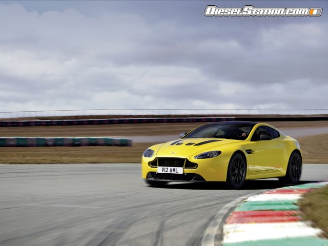 Aston Martin V12 Vantage S 2014 Picture #3 Aston Martin V12 Vantage S 2014 Picture #3